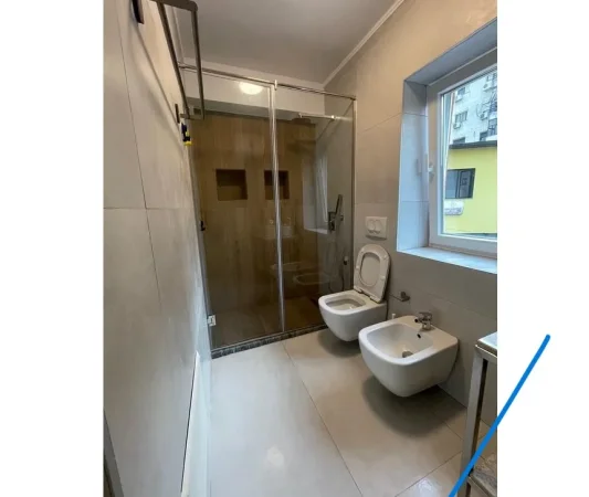 Tirane, jepet me qera zyre Kati 2, 74 m² 700 € (Rruga Asim Vokshi)