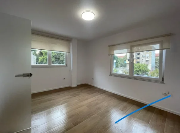 Tirane, jepet me qera zyre Kati 2, 74 m² 700 € (Rruga Asim Vokshi)