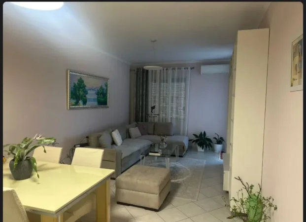 Tirane, jepet me qera apartament 1+1 Kati 8, 65 m² 450 € (ASTIR)