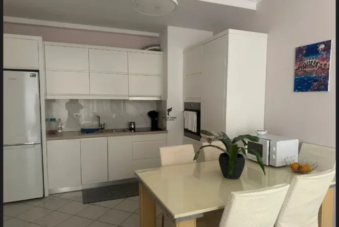 Tirane, jepet me qera apartament 1+1 Kati 8, 65 m² 450 € (ASTIR)