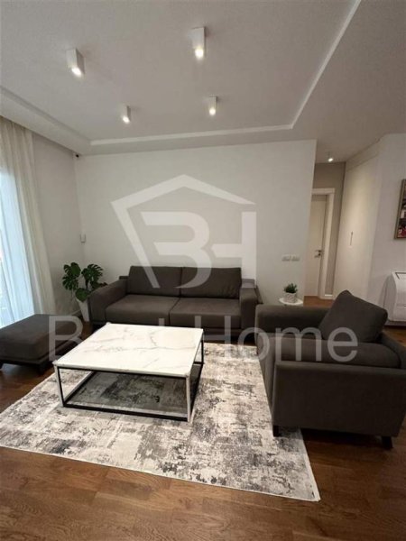 Tirane, jepet me qera apartament 2+1+BLK Kati 2, 125 m² 1.000 Euro (Kopshti Botanik, prane Xhamise)