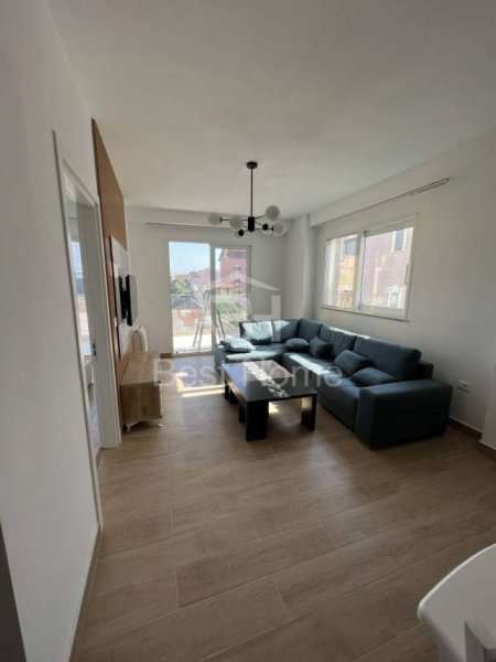 Tirane, jepet me qera apartament 1+1+BLK Kati 3, 65 m² 550 Euro (rruga e Dibres, prane Pasticeri Bilbili)