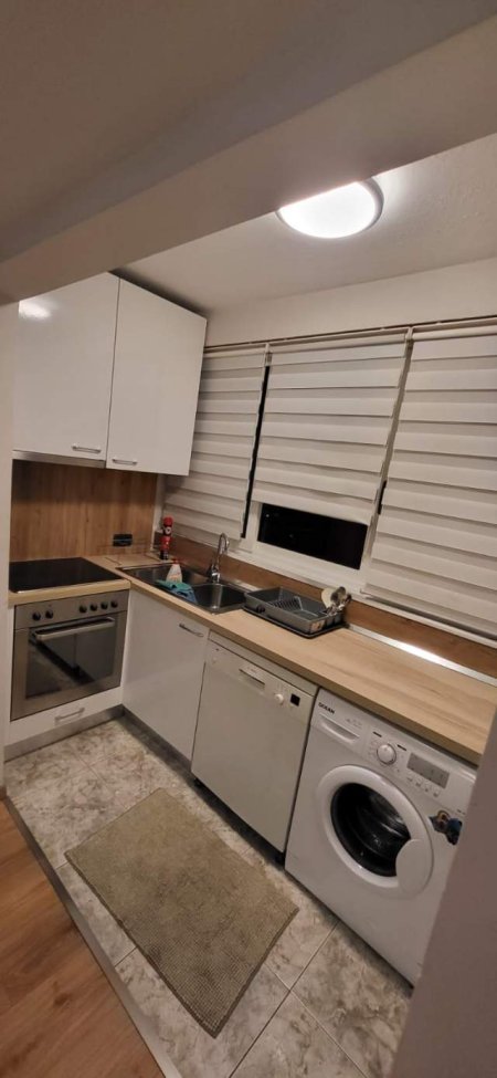 Tirane, jepet me qera apartament 2+1 Kati 2, 76 m² 450 Euro (Pazari i Ri)