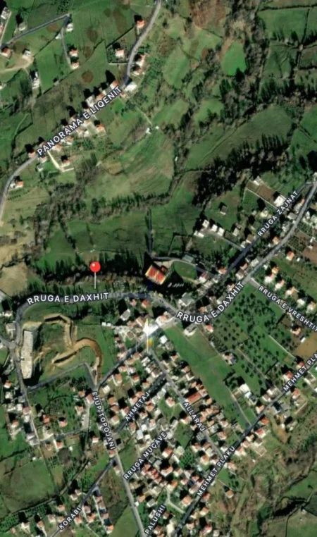 Tirane, shes toke 9.000 m² 450.000 Euro (Farke)