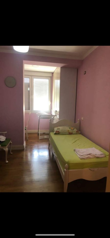 Tirane, jepet me qera apartament 2+1+BLK Kati 3, 110 m² 550 Euro (prane Pizzeri Pavaroti)