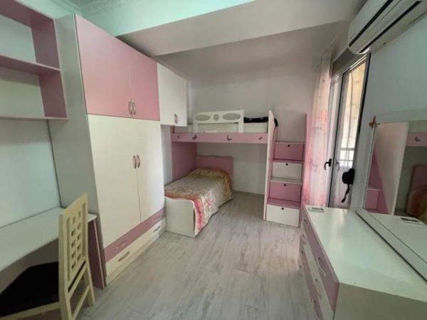 Tirane, jepet me qera apartament 3+1 Kati 9, 160 m² 750 Euro (Rruga e Dibres, Kompleksi Halili)