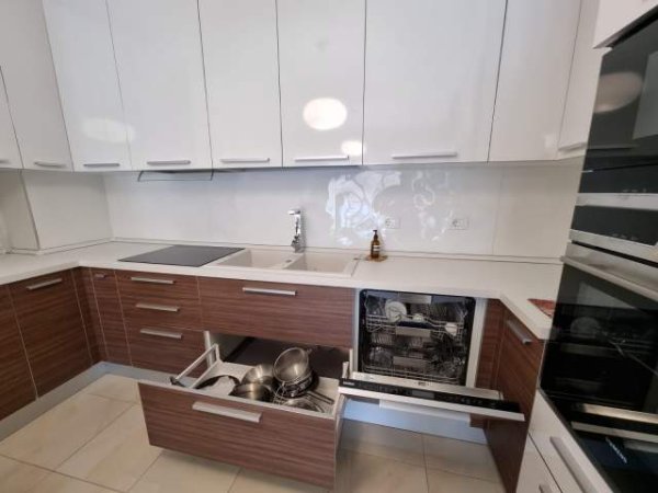 Tirane, shitet apartament 2+1+BLK Kati 6, 87 m² 190.000 Euro (SELVIA)