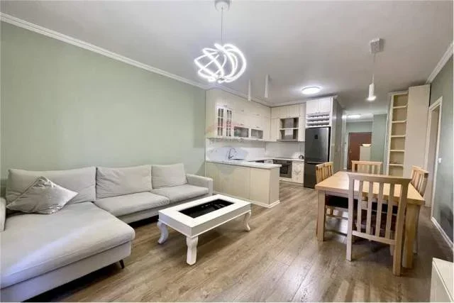 Tirane, shitet apartament 2+1 Kati 2, 110 m² 800  (Rruga e Kosovareve)