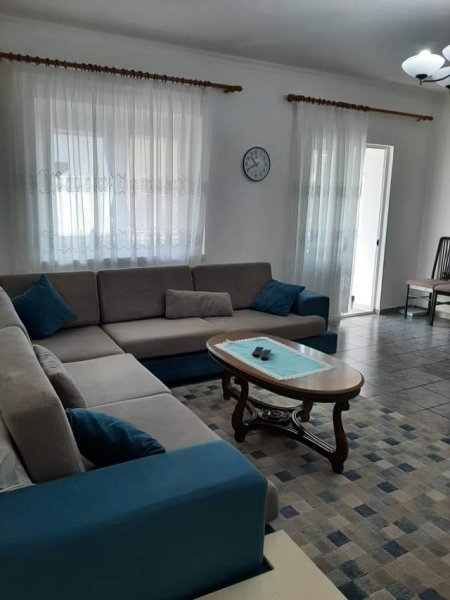 Tirane, jepet me qera apartament 2+1+BLK Kati 3, 101 m² 420 Euro (Rruga Aleksander Moisiu)