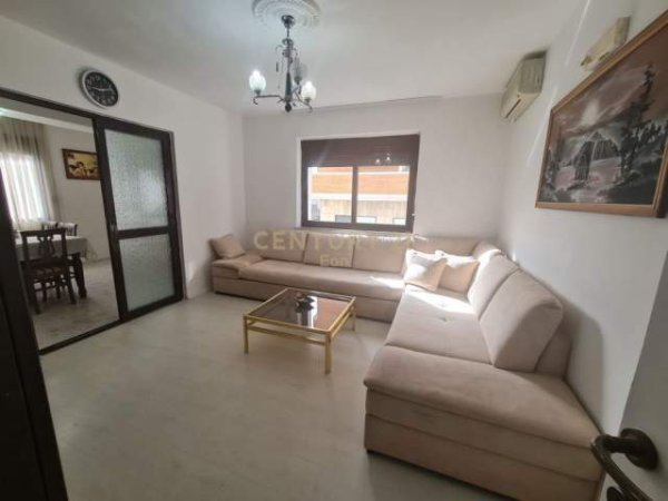 Durres, jepet me qera apartament 1+1 Kati 3, 60 m² 270 Euro (..)