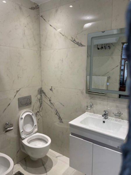 Tirane, jepet me qera apartament 1+1 Kati 4, 70 m² 700 Euro (Rruga e Kosovarve)
