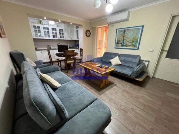 Tirane, jepet me qera apartament 100 m² 850 Euro (Stadiumi Dinamo)