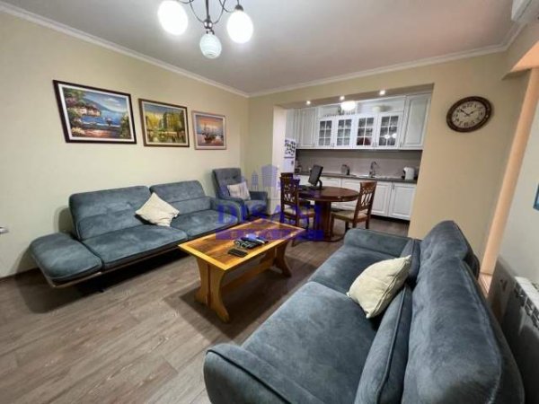Tirane, jepet me qera apartament 100 m² 850 Euro (Stadiumi Dinamo)
