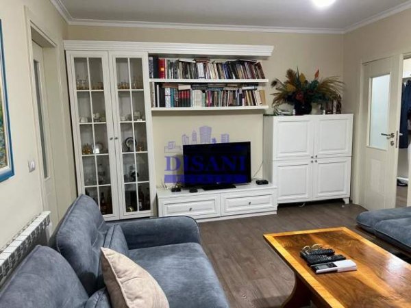 Tirane, jepet me qera apartament 850 Euro (Stadiumi Dinamo)