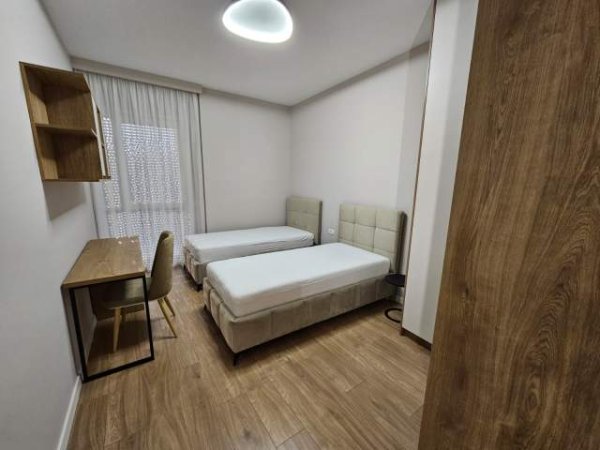 Tirane, jepet me qera apartament 2+1+BLK Kati 2, 120 m² 1.300 Euro (teg)