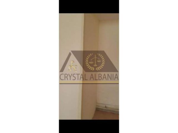 Tirane, jepet me qera dyqan Kati 1, 40 m² 30.000 Leke (Rruga Ali Baushi)