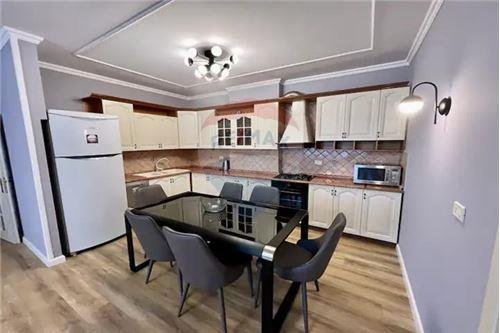 Tirane, jepet me qera apartament 2+1 Kati 11, 135 m² 800 Euro