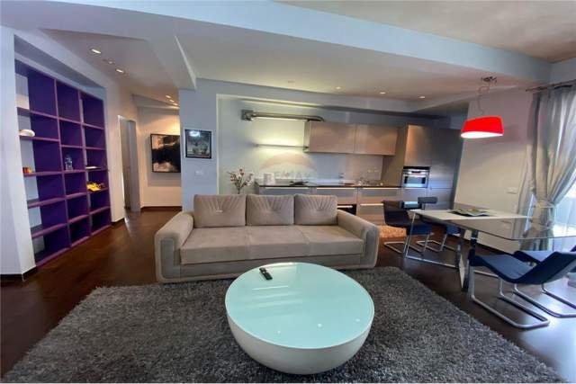 Tirane, jepet me qera apartament 2+1 120 m² 700 Euro