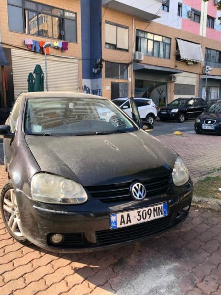 Tirane, shes makine Volkswagen GOLF 5 Viti 2009, 3.200 Euro