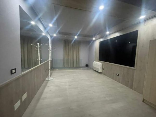 Tirane, shes Vile 3 Katshe Kati 1, 500 m² 650.000 Euro (Selite)