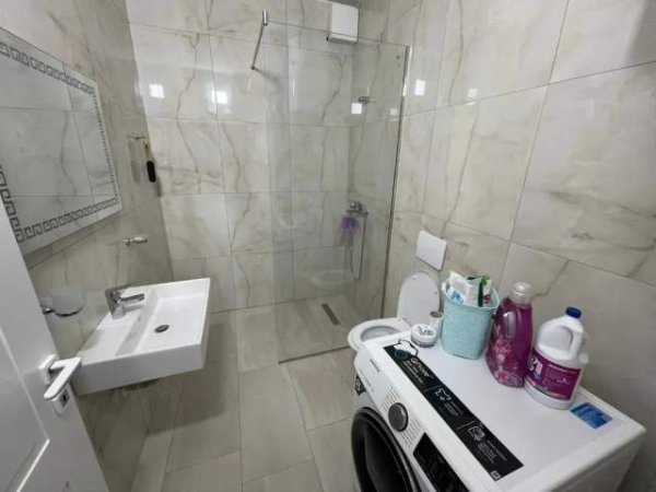 Tirane, jepet me qera apartament 2+1+BLK Kati 6, 108 m² 750 Euro (SELVIA)