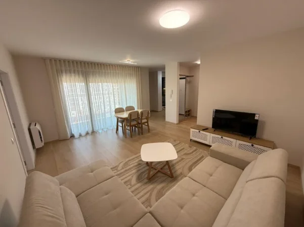 Tirane, jepet me qera apartament 2+1 Kati 5, 750 € (CASA ITALIA)
