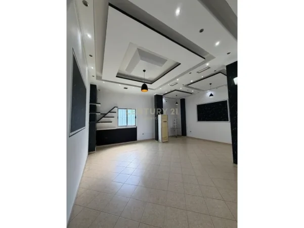 Durres, jepet me qera ambjent biznesi Kati 1, 87 m² 320 € (Sukth i Ri)