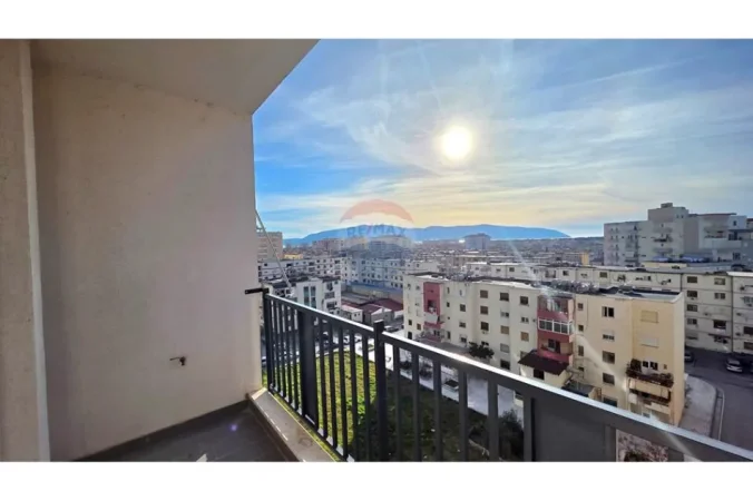 Vlore, shitet apartament 1+1 Kati 6, 72 m² 108.000 € (Rruga Enver Jaho, Vlore)