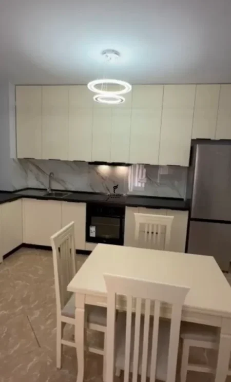 Tirane, jepet me qera apartament 2+1 Kati 2, 70 m² 500 € (LIQENI I THATE)