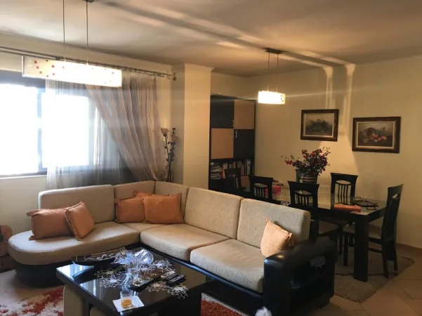 Tirane, shitet apartament 2+1+Aneks+Ballkon Kati 3, 120 m² 200.000 € (Rruga Lavdie Petrela)