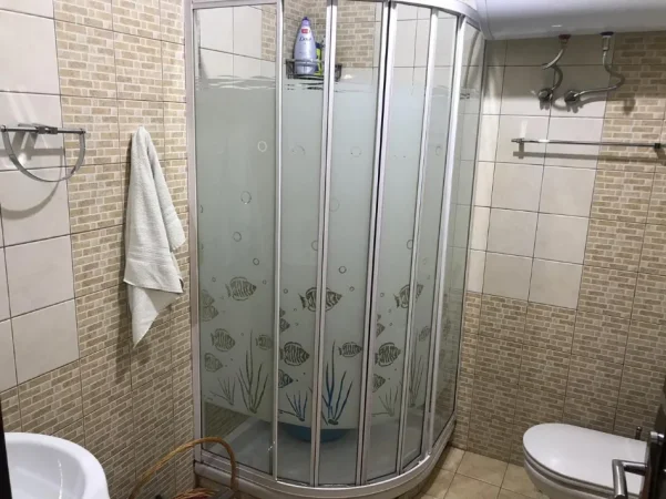 Tirane, shitet apartament 2+1+Aneks+Ballkon Kati 3, 120 m² 200.000 € (Rruga Lavdie Petrela)