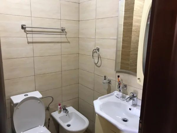 Tirane, shitet apartament 2+1+Aneks+Ballkon Kati 3, 120 m² 200.000 € (Rruga Lavdie Petrela)