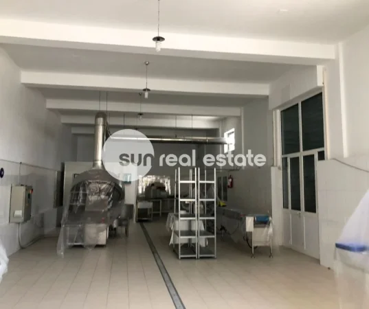 Shkoder, jepet me qera ambjent biznesi Kati 1, 800 m² (afër Resorant Shqiponja)