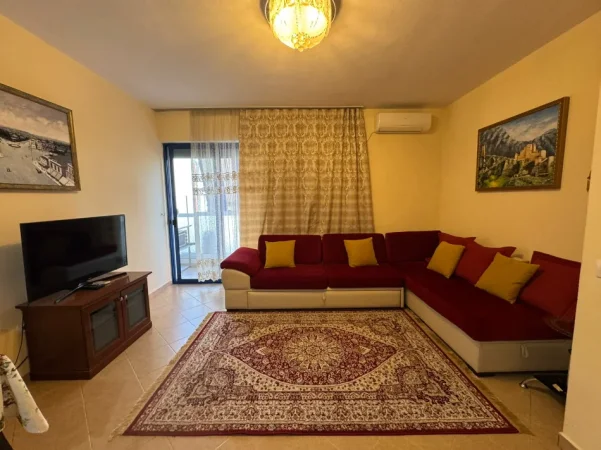 APARTAMENT  1+1 +PARKIM  700 € (RRUGA E KOSOVAREVE)