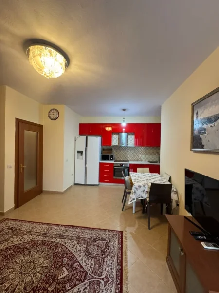 APARTAMENT  1+1 +PARKIM  700 € (RRUGA E KOSOVAREVE)