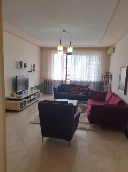 Tirane, jepet me qera apartament 2+1+Ballkon Kati 8, 145 m² 1.000 € (Sheshi Willson)