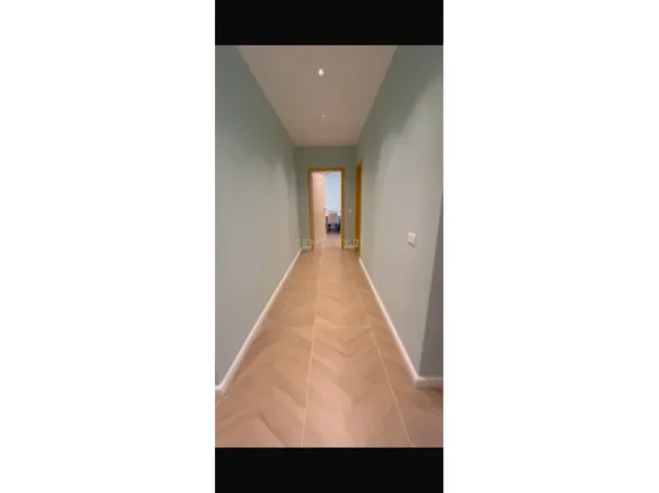 Durres, jepet me qera apartament 1+1 Kati 2, 90 m² 350 € (Fabrika Teuta, Spitalle)