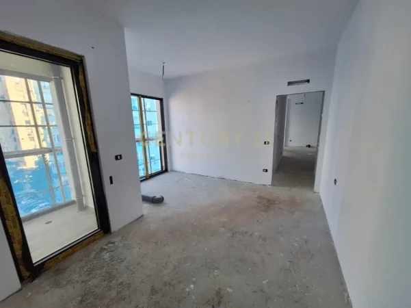 Tirane, shitet apartament 2+1 Kati 5, 95 m² 265.000 € (Komuna)
