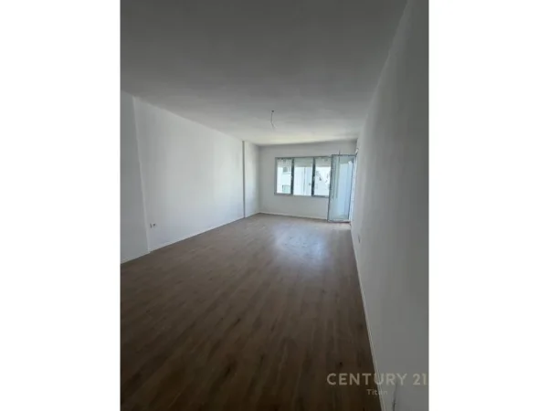 Tirane, shitet apartament 2+1 Kati 4, 115 m² 115.000 € (kamez)