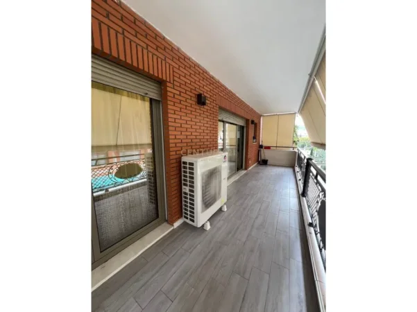 Tirane, jepet me qera apartament 2+1+Ballkon Kati 2, 115 m² 1.200 € (delijorgji)