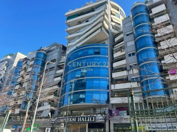 Tirane, jepet me qera ambjent biznesi Kati 5, 290 m² 2.499 € (Rruga e Dibres)