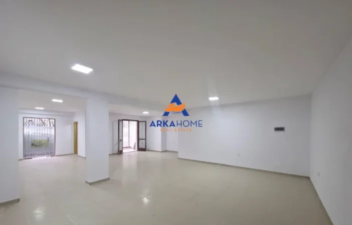 Tirane, jepet me qera ambjent biznesi Kati 0, 90 m² 840 € 