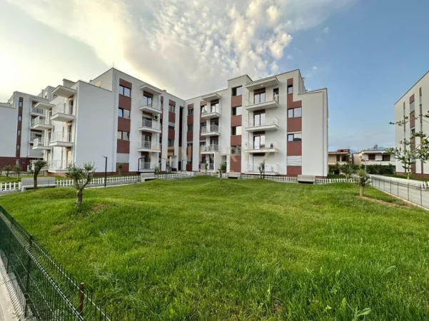 Tirane, shitet apartament 2+1+Ballkon Kati 3, 106 m² 260.000 € (astiri)