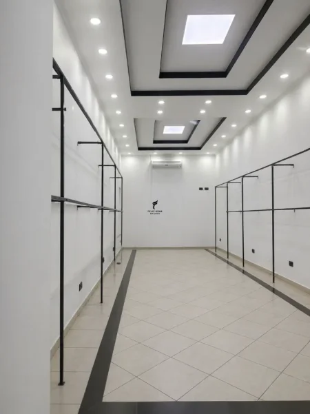 Tirane, jepet me qera dyqan , 45 m² 700 € (RRUGA BARDHYL)