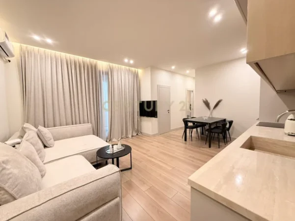 Tirane, jepet me qera apartament 2+1+Ballkon Kati 1, 77 m² 1.400 € (rruga e kosovareve)