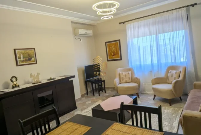 Tirane, jepet me qera apartament 1+1+Ballkon Kati 10, 70 m² 600 € (Shkolla e Bashkuar)