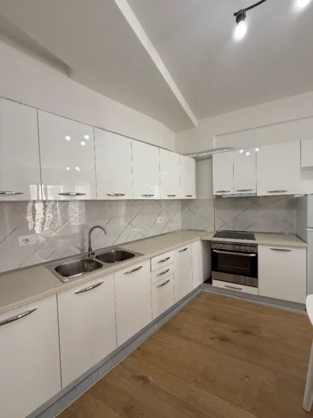 Tirane, jepet me qera apartament 2+1+Ballkon Kati 3, 500 € (Astir, Rezidenca Urban Gate)