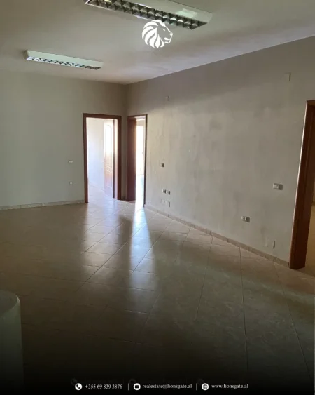 Tirane, jap me qera apartament 3+1 , 240 m² 800 € 