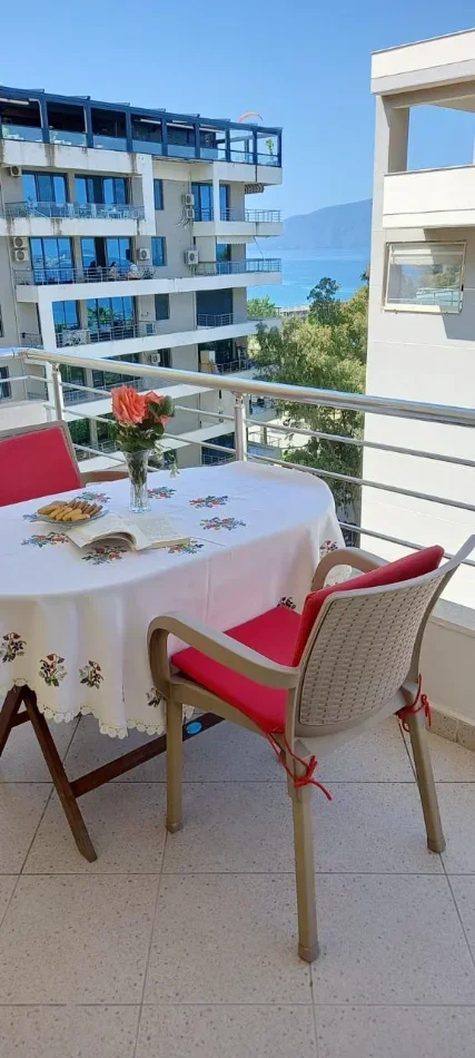 Vlore - Lungomare, jepet me qera apartament 1+1 Kati 7, 75 m² 500 € (Lungomare, Vlorë)