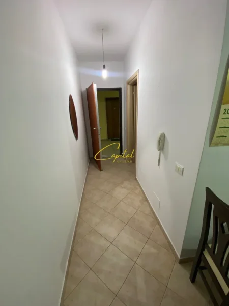 Tirane, jepet me qera apartament 1+1 Kati 2, 55 m² 500 € (KOMUNA E PARISIT)